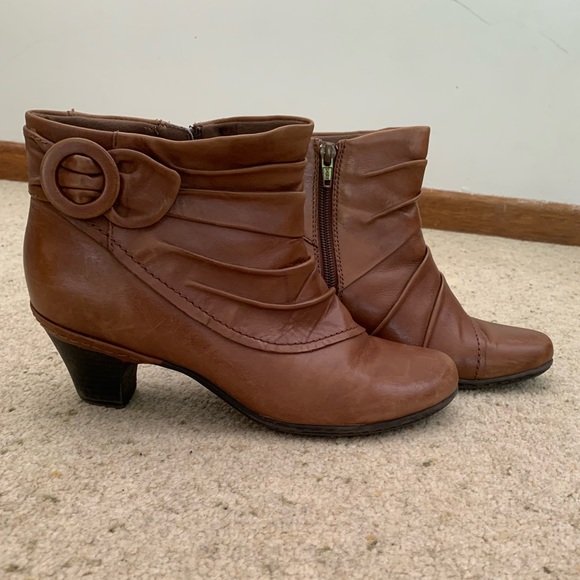 Cobb Hill 9M Brown Bootie - Picture 2 of 6